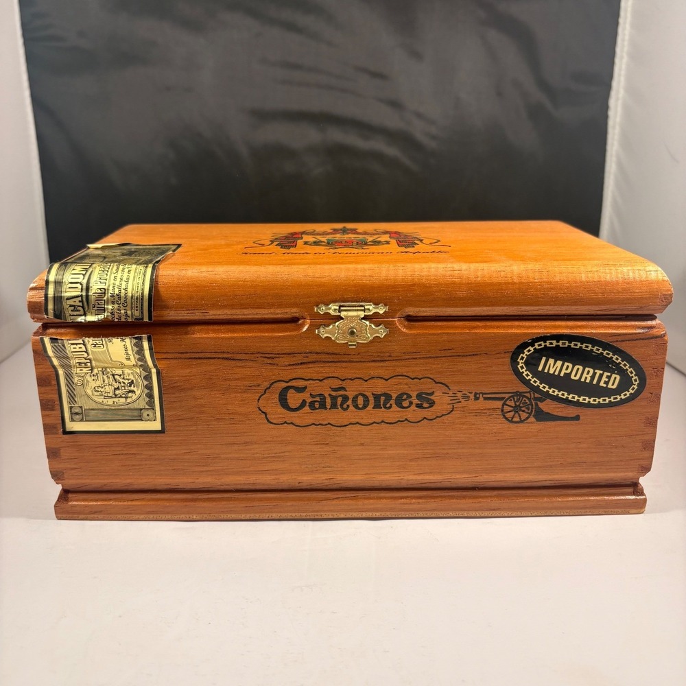 Arturo Fuente Canones Natural Wooden Cigar Box Dominican Republic Cedar Crest